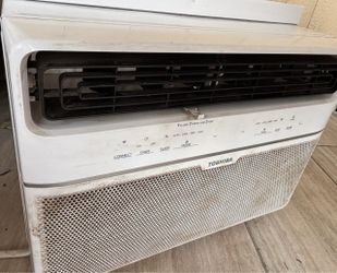Toshiba Air conditioner 14500 BTU