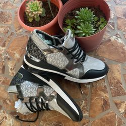 Authentic Michael Kors Sneakers Size 10