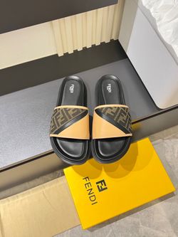 Fendi Men’s Slides With Box 2026 New
