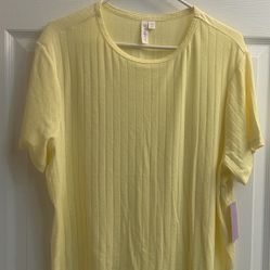 Brand New Ladies Yellow Short Sleeve Top Size 2X 