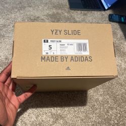 Yeezy Slide Bone Sz 5