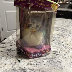 Furby Rainbow Tie Dye Model 70-800 Talking Toy Tiger Electronics 1999