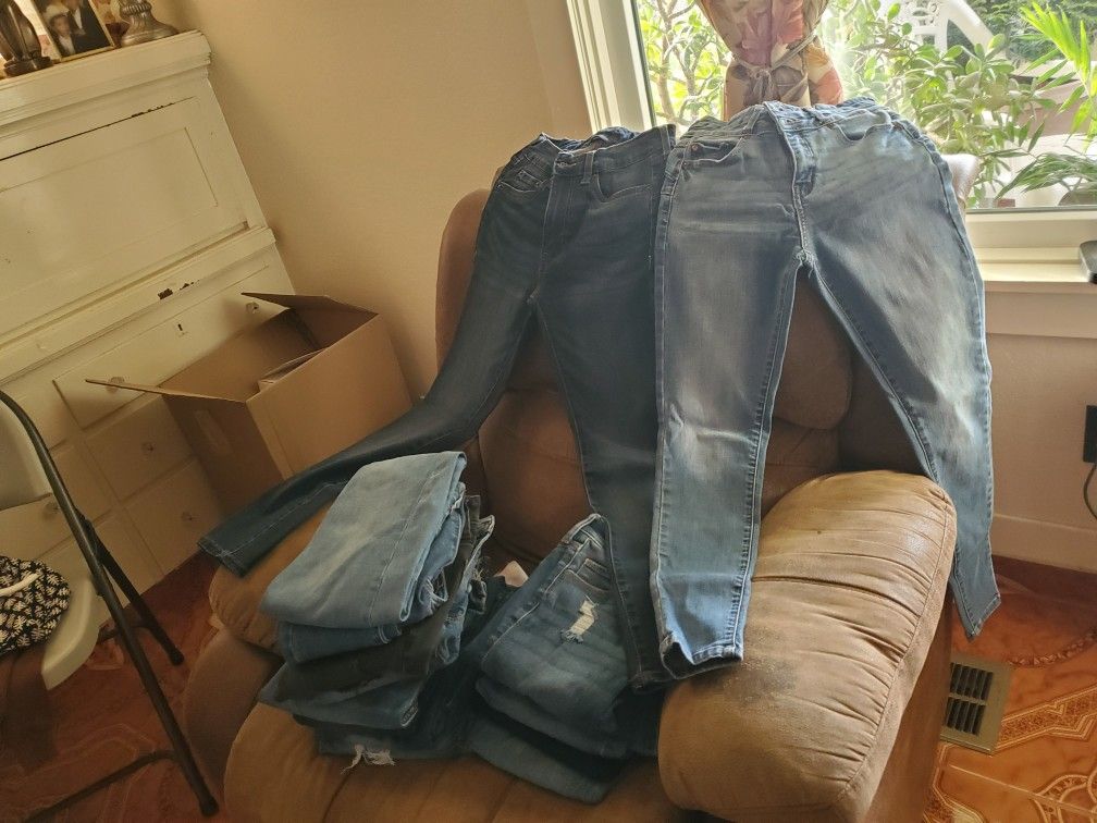 Ropa De una o Dos Puestas. Semi Nueva Toda