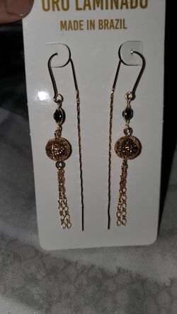 Aretes de oro laminado estilo violadores