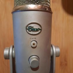 Blue Yeti USB Mic