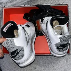 Retro Jordan 4 White Cement