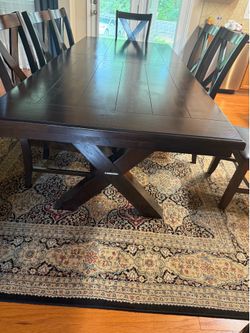 Gorgeous Extension Dining Table & 8 X-Back Chairs – Excellent Condition!