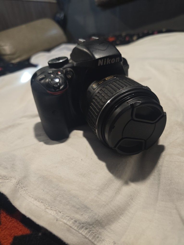 NIKON D3300 DIGITAL CAMERA