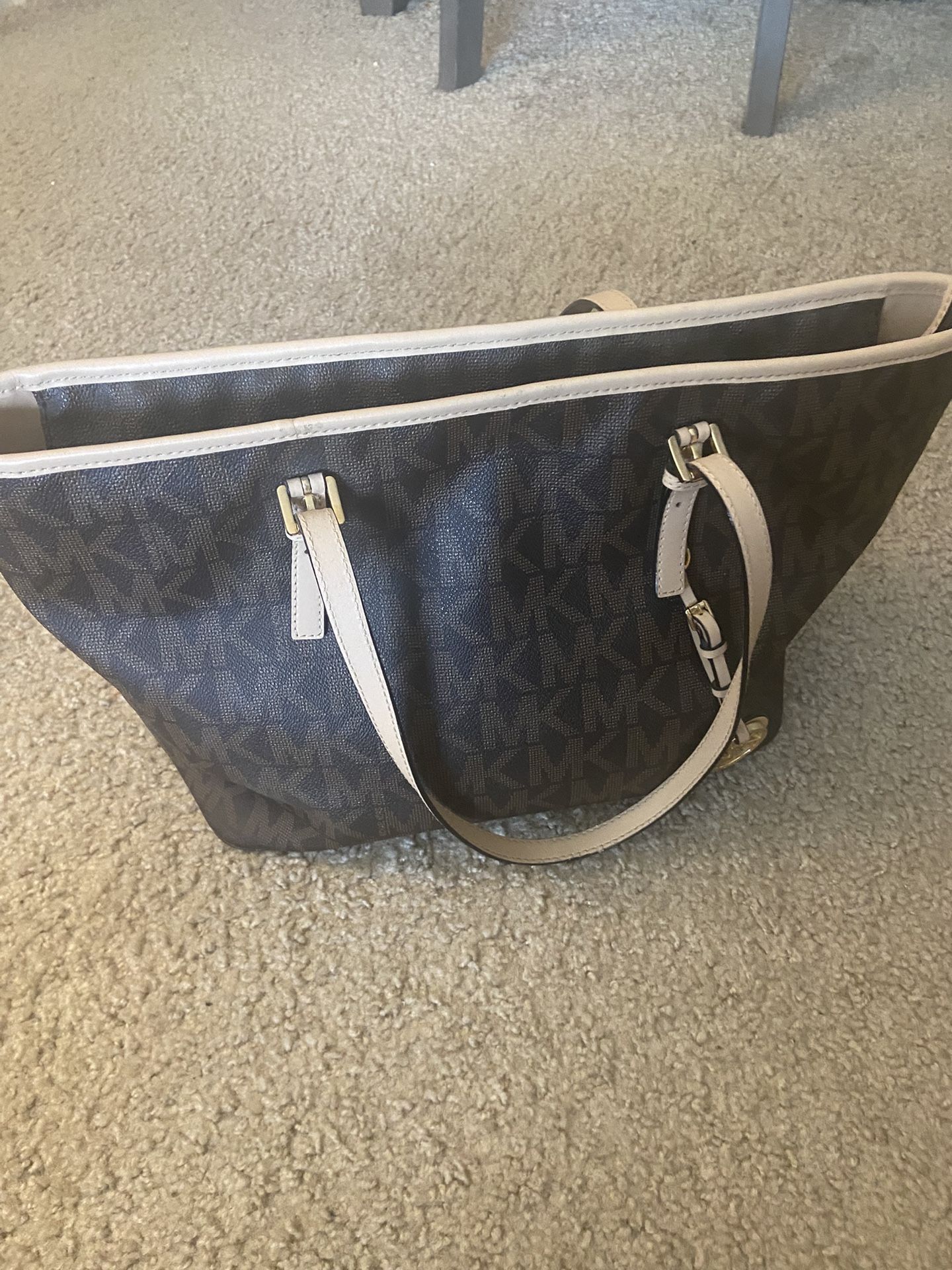 Michael Kors Tote…