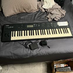 Yamaha S03 Digital Synthesizer