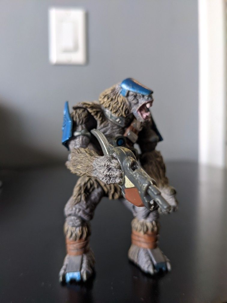 Halo Brute w/ Brute Shot