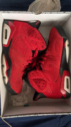 Red jordan 6s size 9