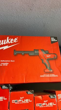 Milwaukee M18 Caulk & Adhesive Gun