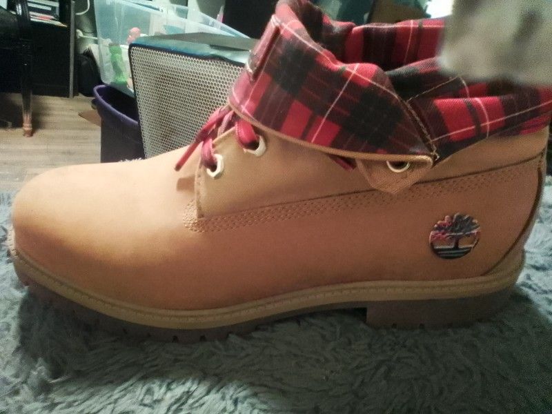 Men's Timberlands Size 9
