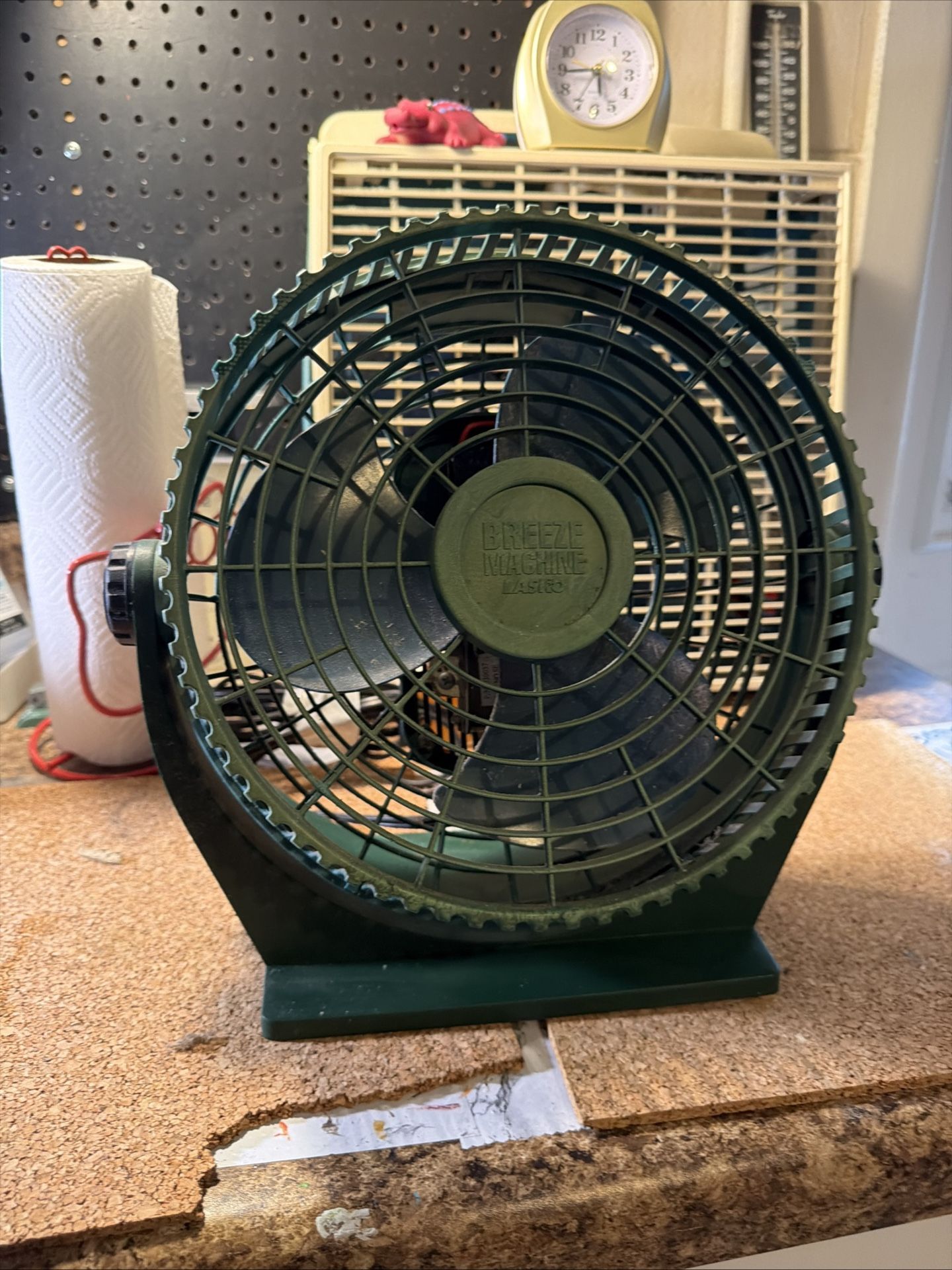 Lasko Breeze Machine Desktop Fan Vintage A Little Discolored, But Great Working Fan