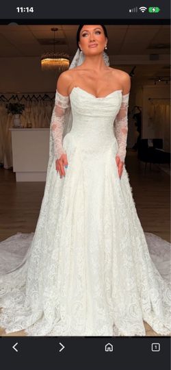Wedding Dress SLEEVES CONNECTED TO DRESS