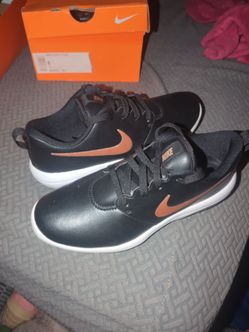 Nike women's golf shoes Black and Bronze roshe g tour