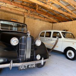 1954 FX3 Black And 1967 FX4 White