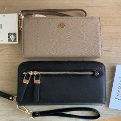  Women’s Pretty Wristlets … Only 2 Left 