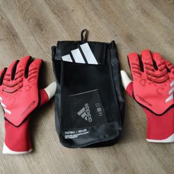 Adidas Predator Goalkeeper Gloves (Size: 9) For Sale 