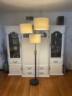 Adesso Trinity Arc Floor Lamp – Bronze