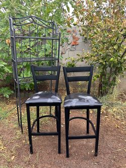 Two barstools and organizing garden rack