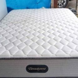 Full Size Mattress (Colchón Full Size)