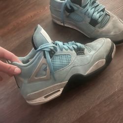 Jordan 4 University Blue 