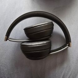 Like New Beats Solo 4's 