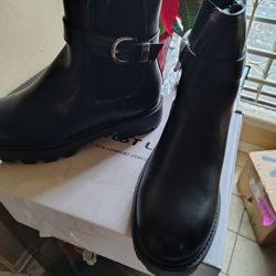 Size 8 Women's Boots 