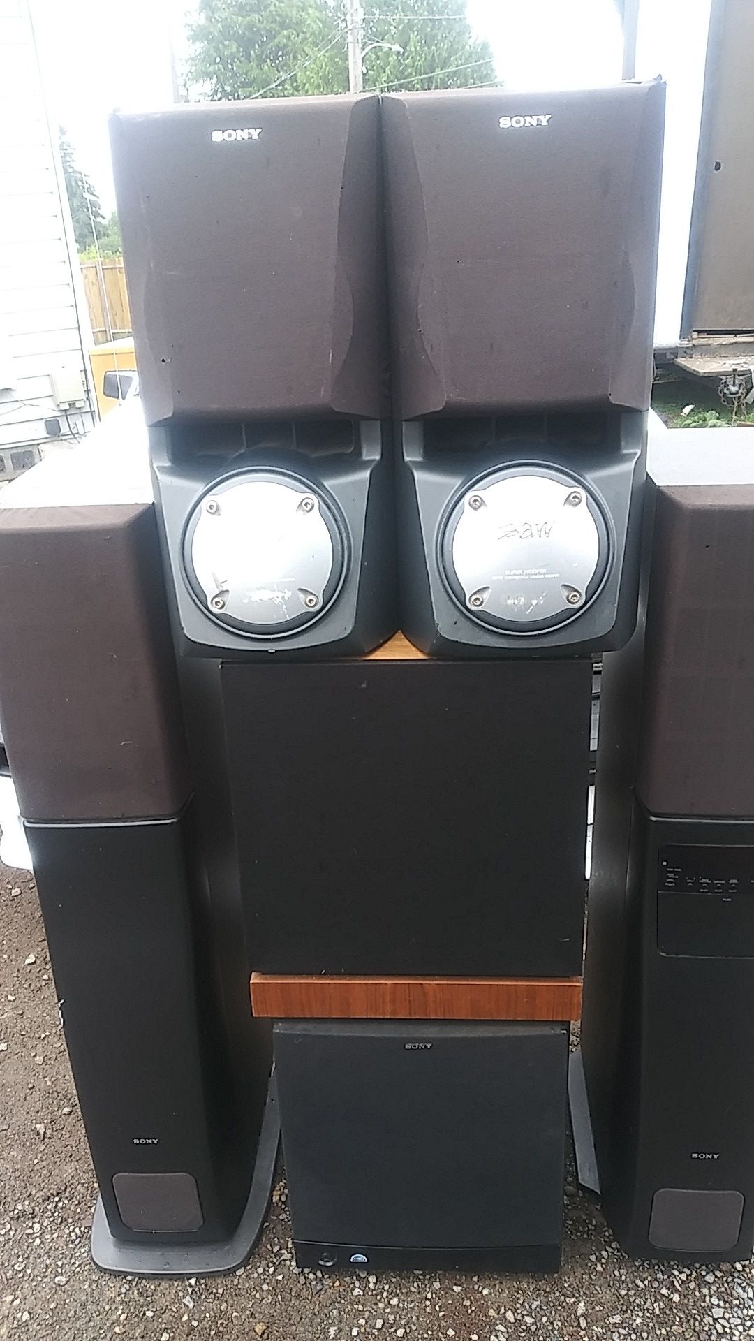 MK v90 12 inch powered sub Sony 12 inch powered sub with Tower speakers and saw speakers