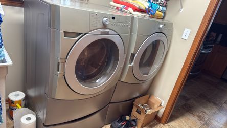 Kitchen Aid  Top Of The Line Washer And Dryer Pair
