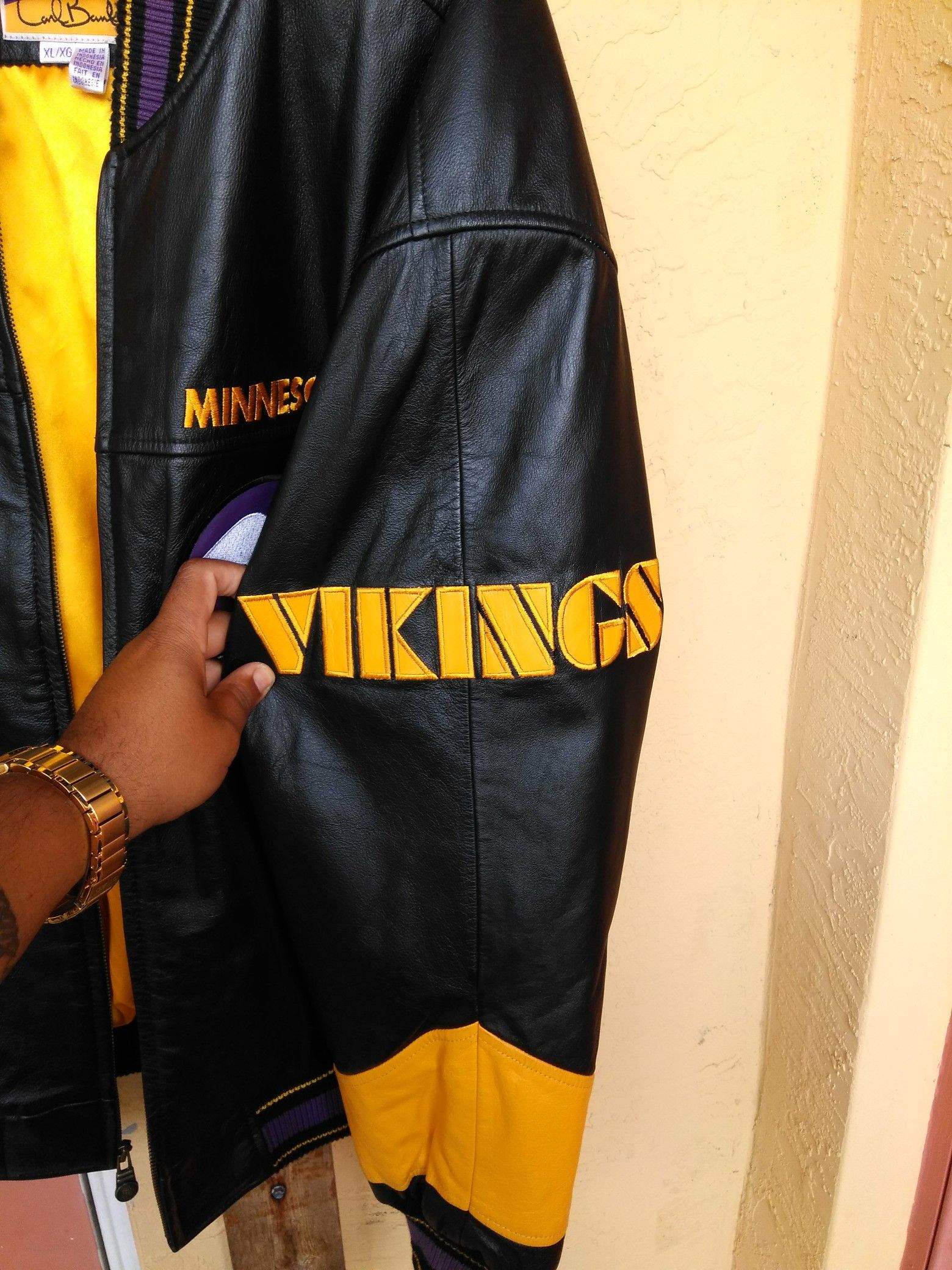 Maker of Jacket Black Leather Jackets Vintage Minnesota Vikings