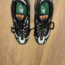 New Balance 1000 Sneakers – Green / White / Black Retro Runner