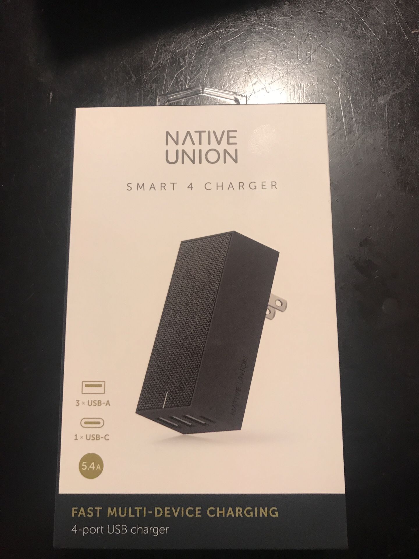 Native Union smart 4 charger