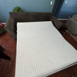 Couch /pull Out Mattress 