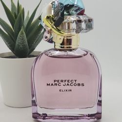 Marc Jacobs Fragrances 

Perfect Elixir Eau de Parfum

1.6 fl  (DAMAGE BOX)