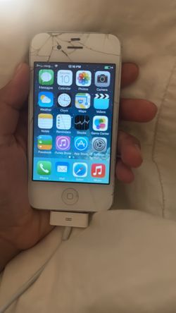 Apple iPhone 4S White Cracked Screen