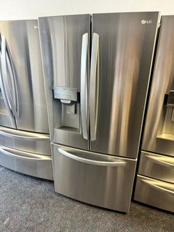 LG 33 in stainless steel French door refrigerator and bottom freezer