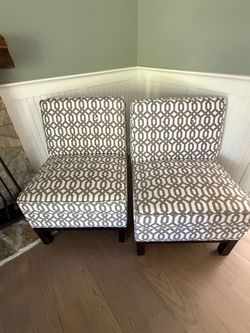 Set of 2 chairs!