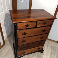 Beautiful 6 Drawer Dresser