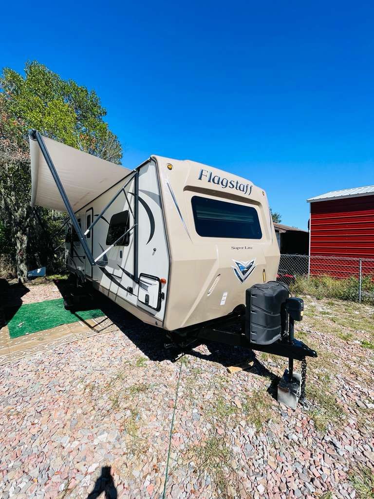 2017 Forest River Flagstaff RV Camper Traila 