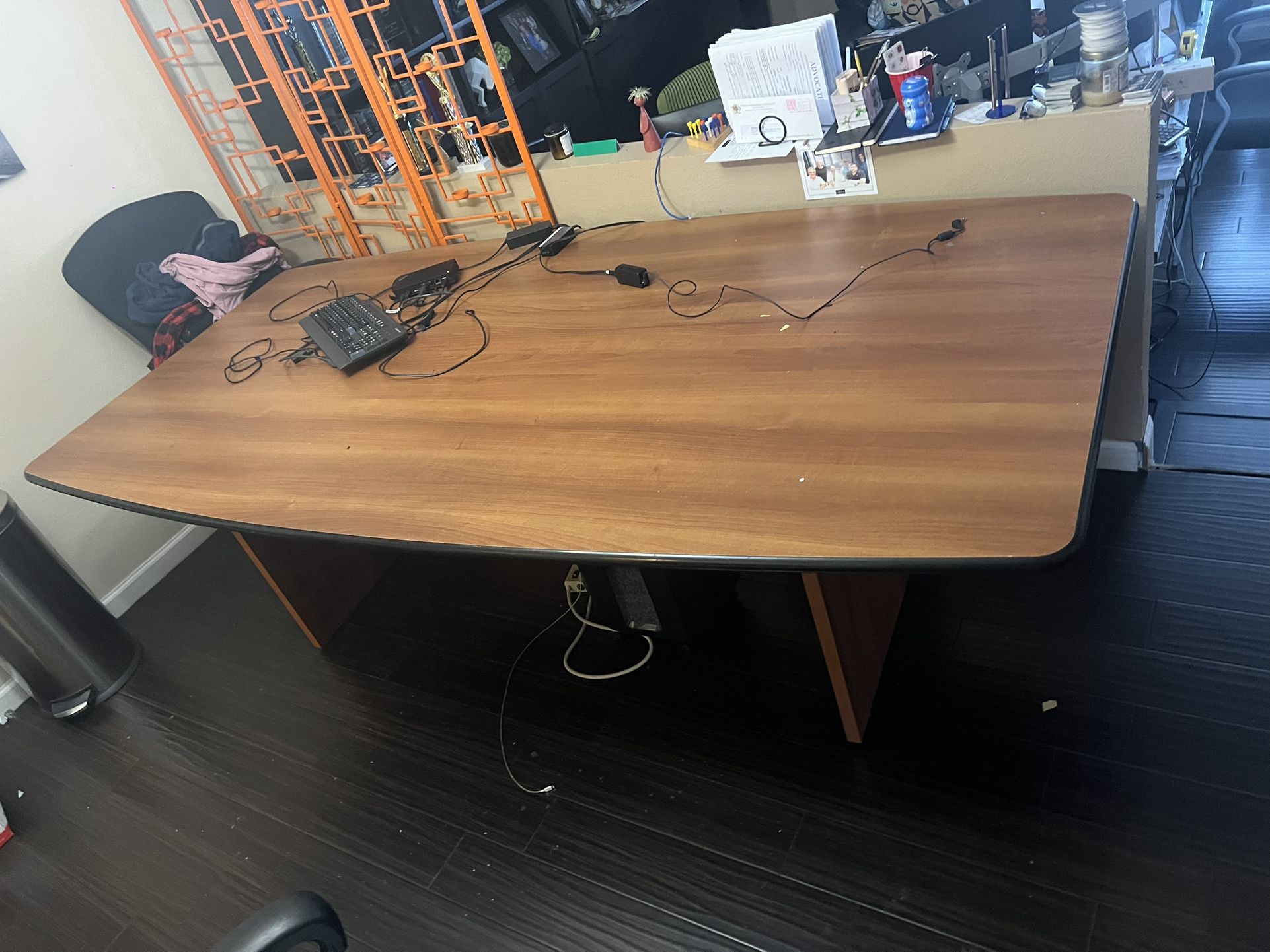 Big table brown