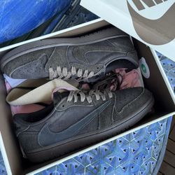 Jordan 1 Low Travis Scott Velvet