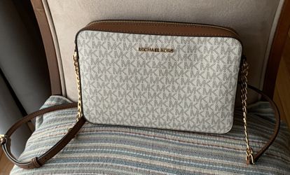 NEW MICHAEL KORS CROSS BODY PURSE