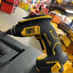 DEWALT 20V CORDLESS DRYWALL GUN XR $135