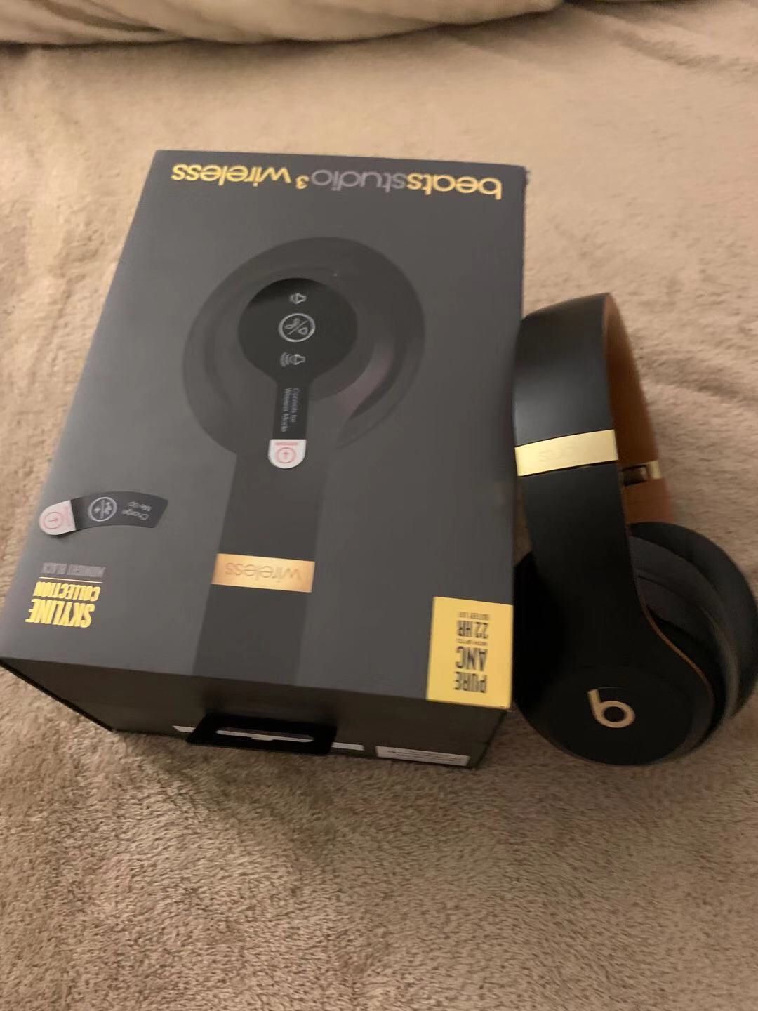 beats studio 3 likenew