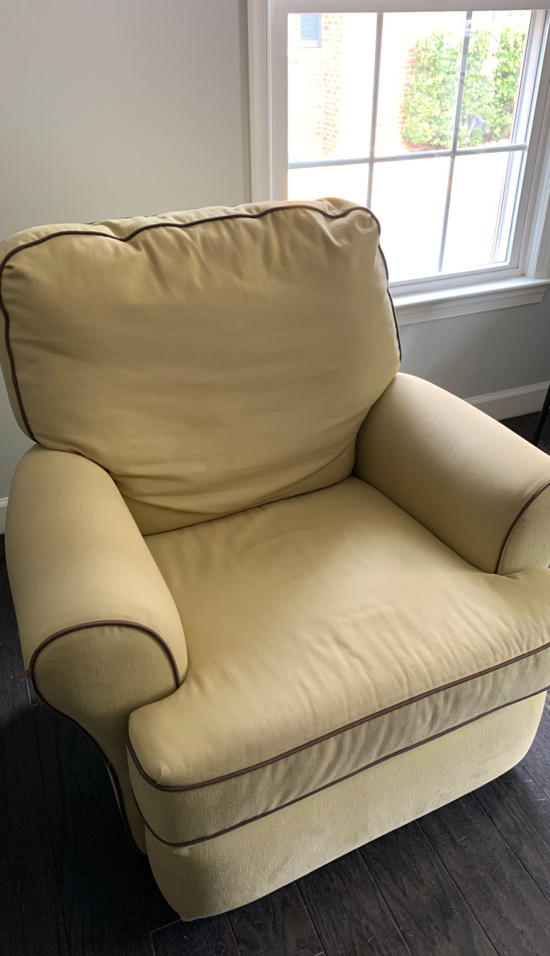 Recliner chair light green with brown piping