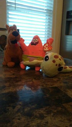 Scooby, Patrick, and baby turtle