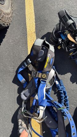 Werner proform f3 safety harness with fall tech dual hook lanyard xl